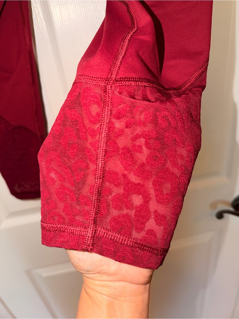 Victoria's Secret Knockout Capri Leggings - Picture 8 of 9
